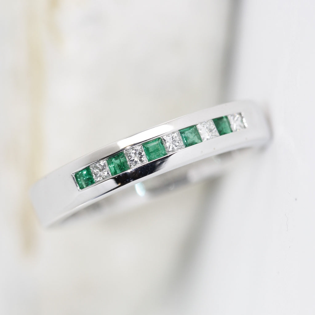 princess cut emerald ring