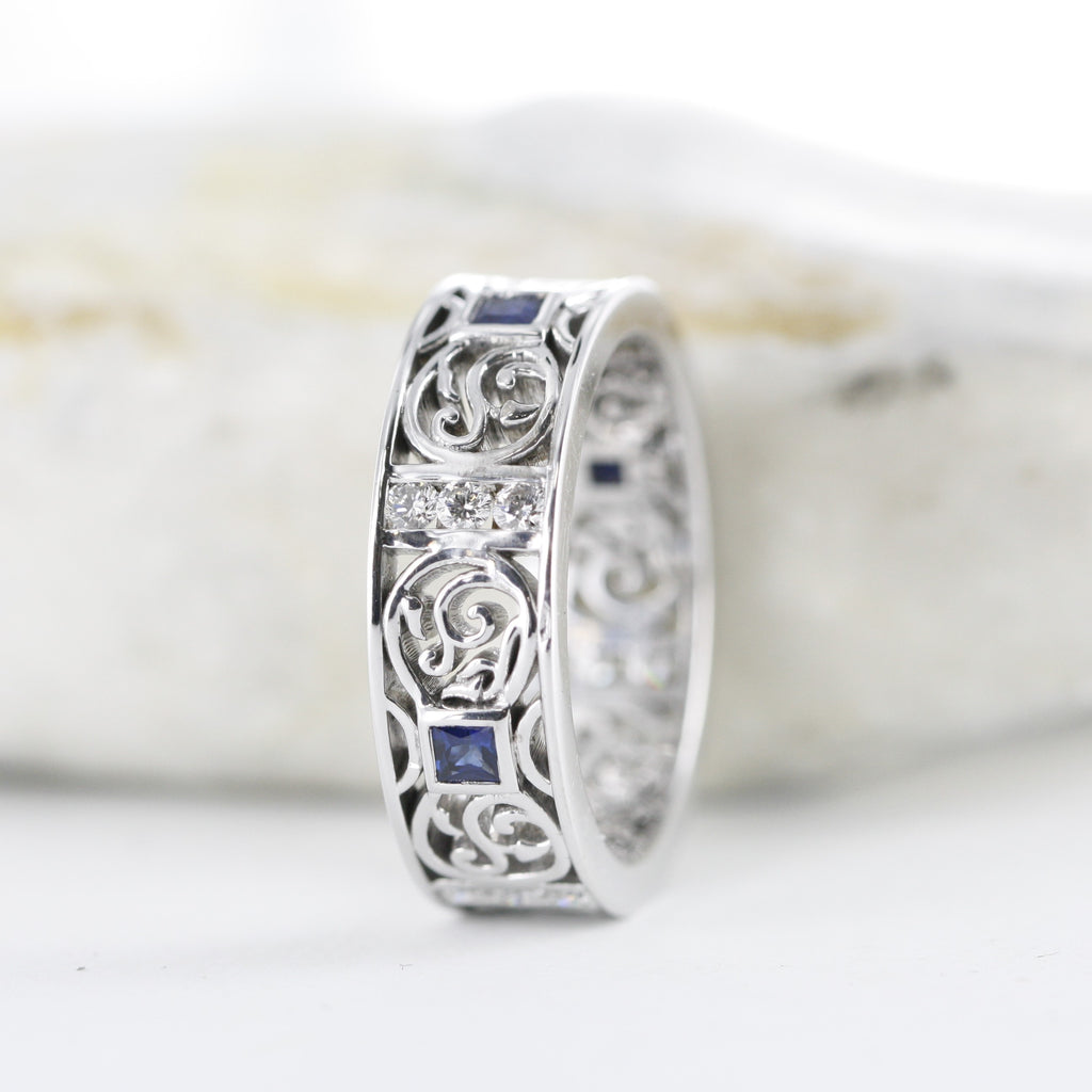 De Love Celtic Knot Blue Sapphire and Diamond Wedding Ring