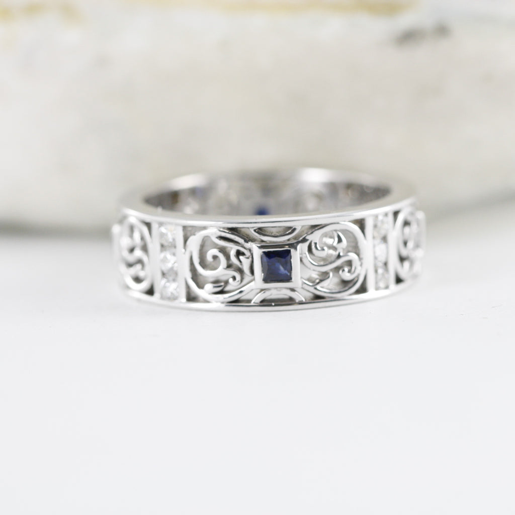 De Love Celtic Knot Blue Sapphire and Diamond Wedding Ring