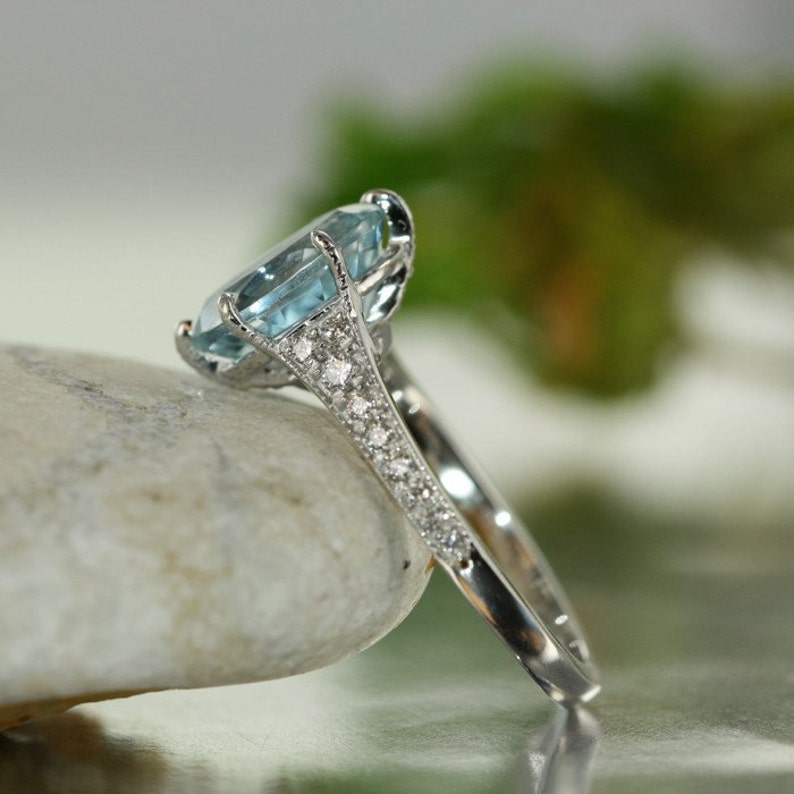 Devine Natural Aquamarine 10X8 and VS Diamond 14K White Gold image 1