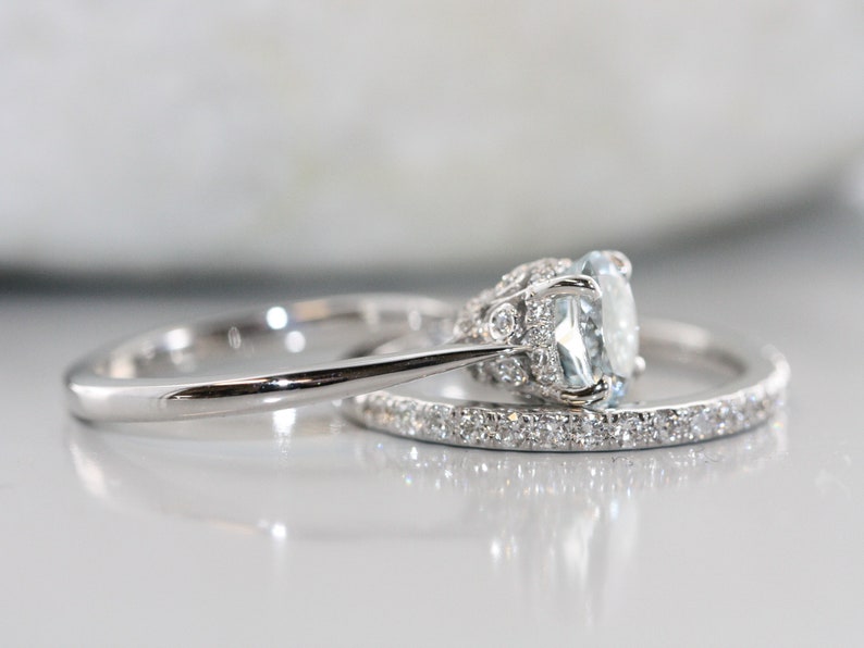 Simple Love-VS Diamond and 7mm Aquamarine Set in 14K White image 2