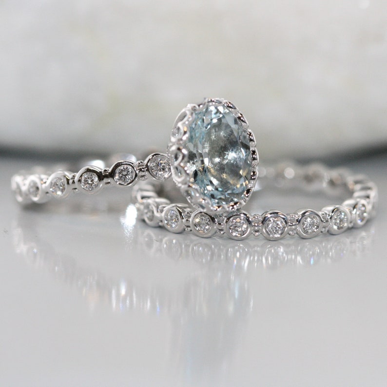 Center of Love-Oval Aquamarine Diamond Wedding Ring Set in 14k image 3