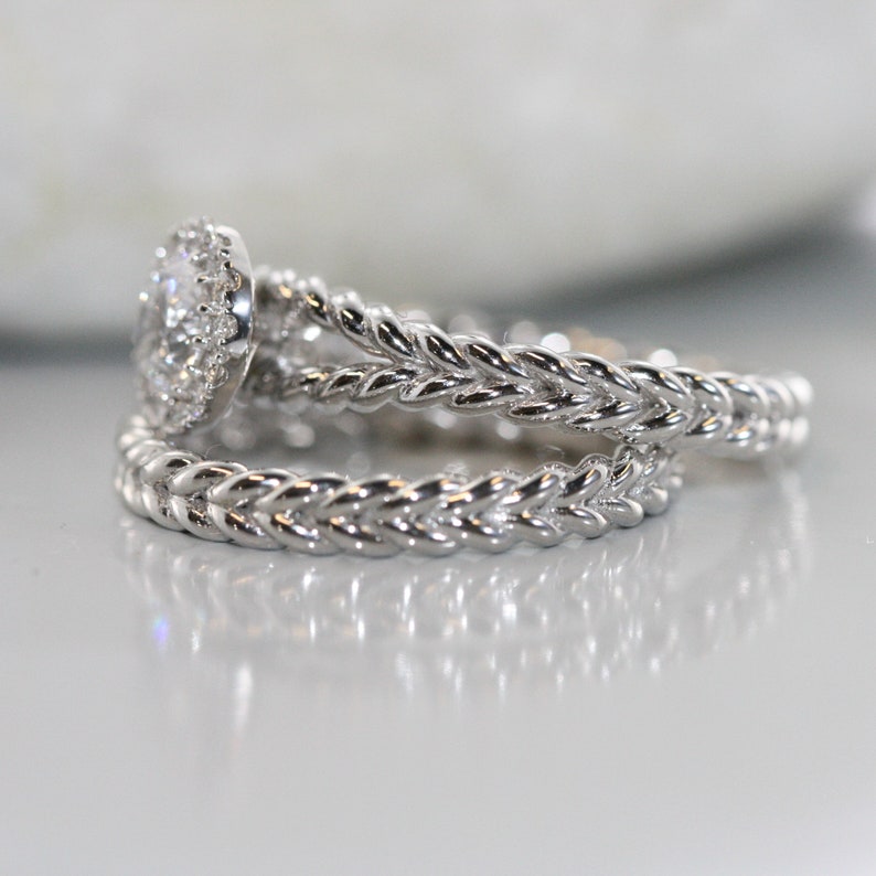 Love Rope 0.50 Carat Round Halo Diamond Engagment Ring in 14K image 3
